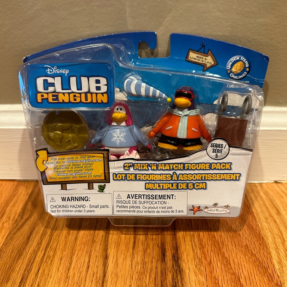 NIP Club Penguin 2” Mix N Match Figure Pack